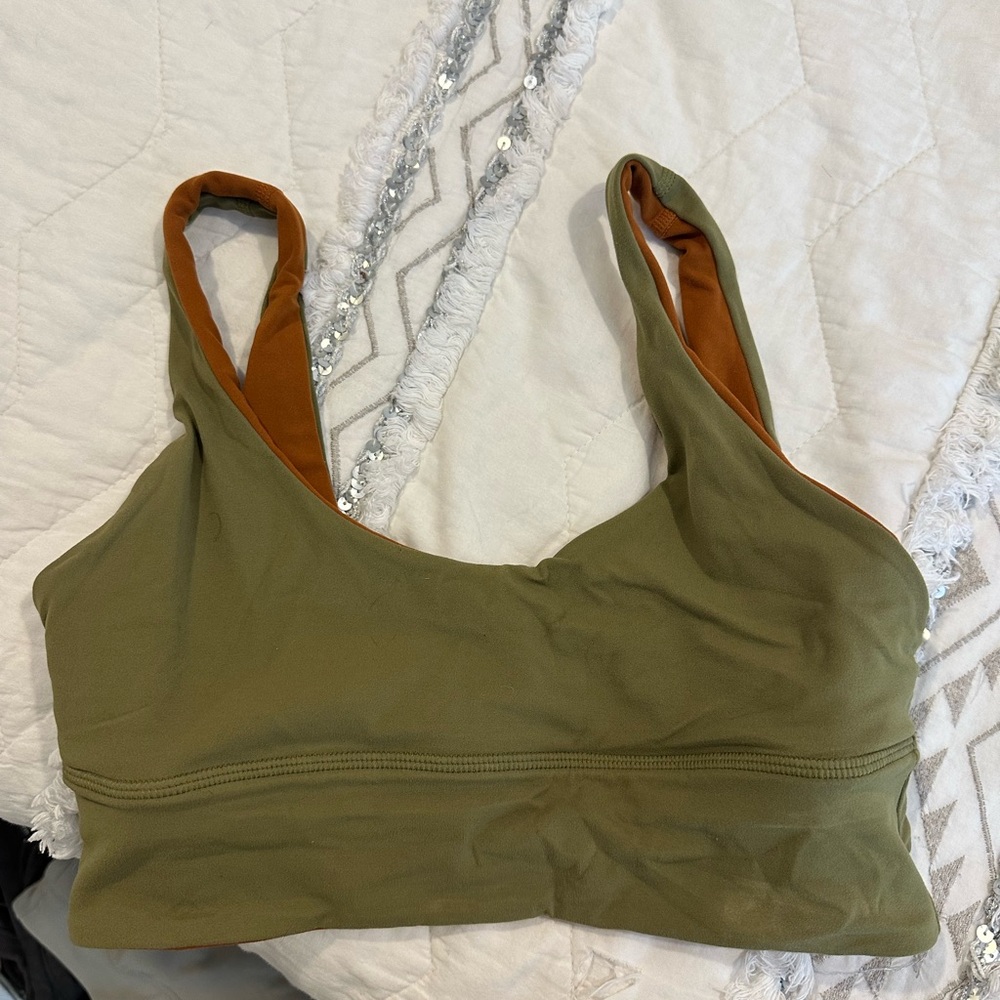 Lululemon bra
Interchangeable